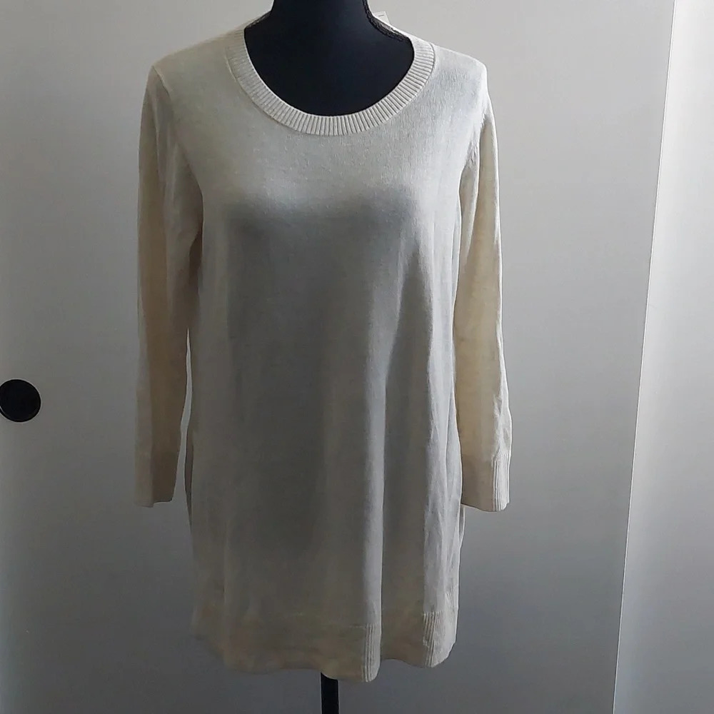 New ivory crew neck lightweight sweater Cotton blend Medium Gap
